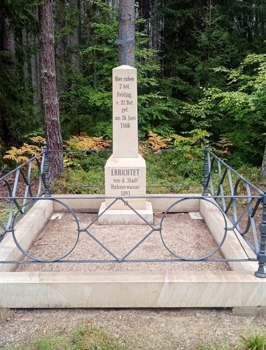 Vojenské lesy opravily v Ralsku historické hroby z prusko-rakouské války
