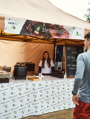 Kampaň Z LESA NA STŮL na Běhej lesy podruhé