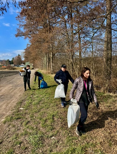 Vojenské lesy a statky děkují dobrovolníkům za úklid Brd