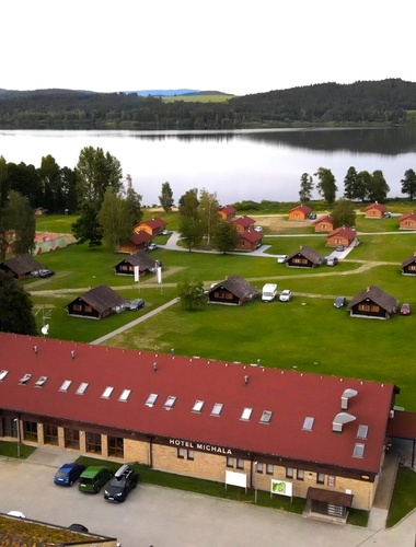 Šumavský resort VLS na Olšině patří k nejlépe hodnoceným místům na Mapy.cz