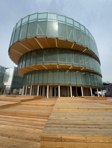 Dřevo z vojenských lesů míří na světovou scénu. EXPO 2025 startuje