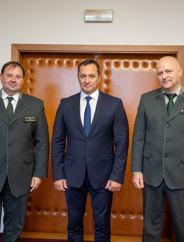 Karlovarský kraj hledá možnosti spolupráce s Vojenskými lesy a statky ČR