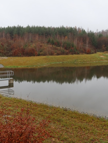 Na vyprahlých Drahanech postavily loni Vojenské lesy další tři vodní nádrže, celkem jich přibylo 17