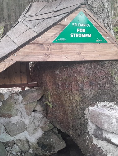 Vojenské lesy upravily v Brdech čtyři prameny na kryté studánky, na další se chystají v příštím roce